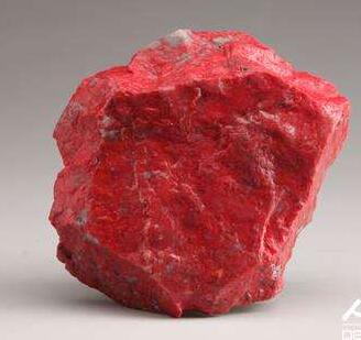 雞血石多少錢？怎么辨別真假呢？