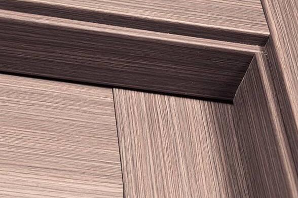 裝修房子室內(nèi)實(shí)木門(mén)一般價(jià)格是多少